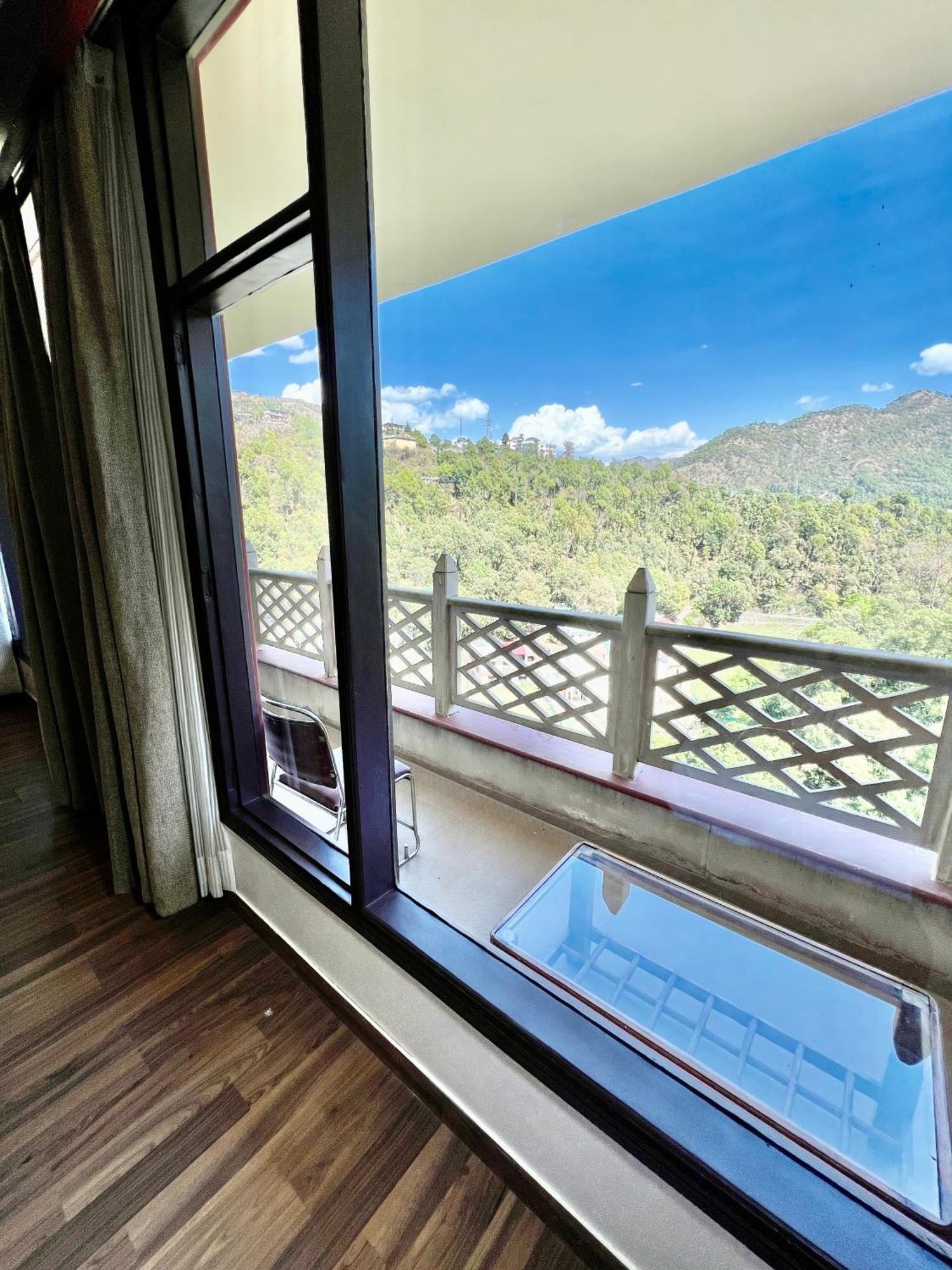 Sea Hawk - Luxury Hill Resort 4 Mins From Bhimtal Lake Exterior foto