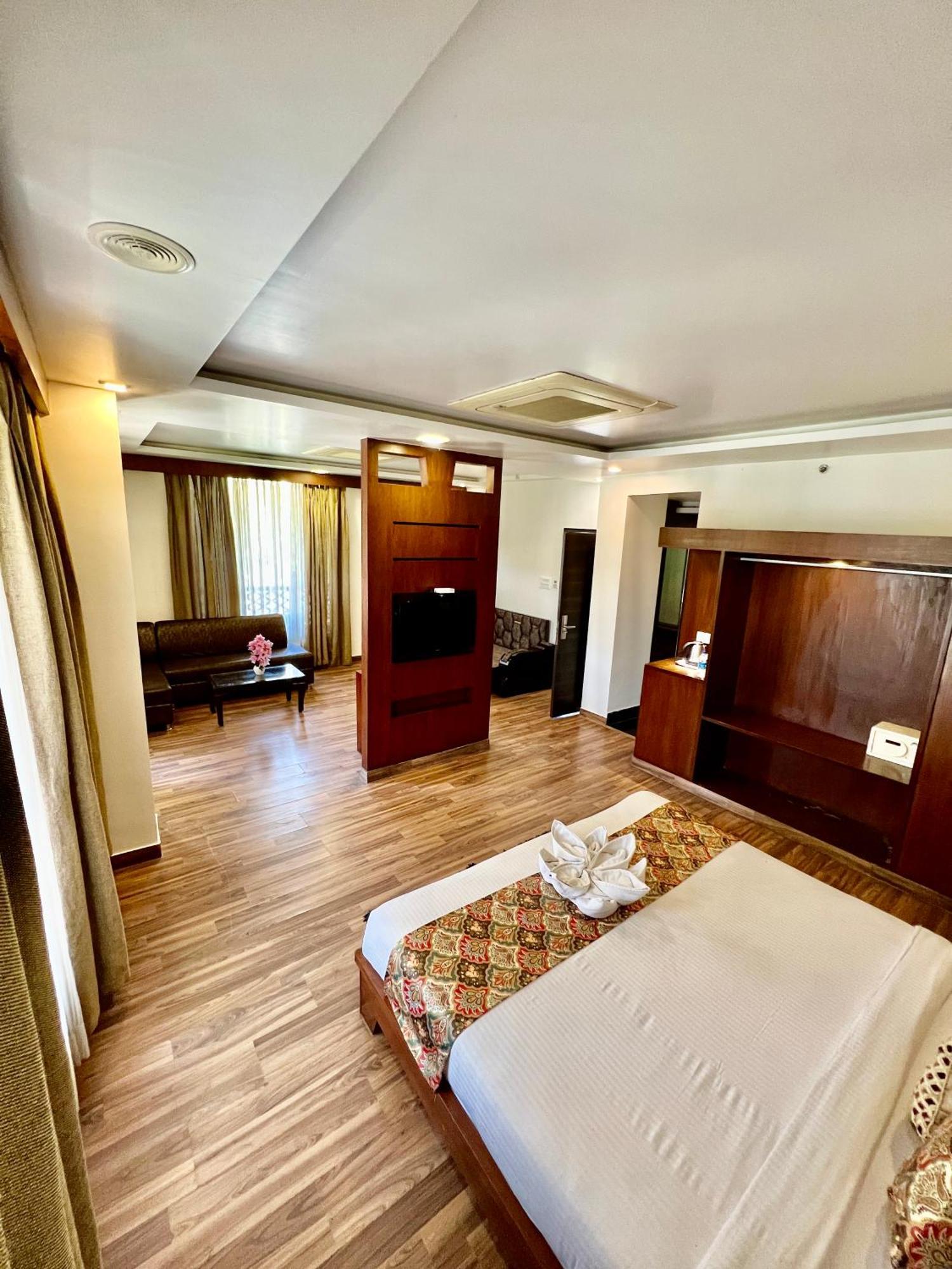 Sea Hawk - Luxury Hill Resort 4 Mins From Bhimtal Lake Exterior foto
