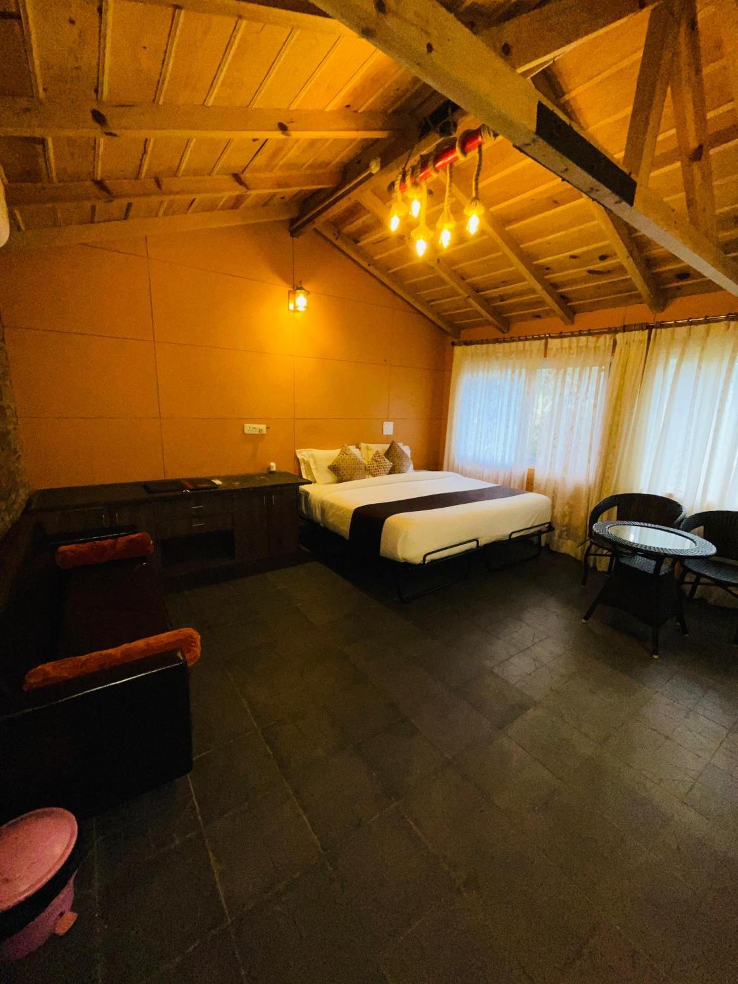 Sea Hawk - Luxury Hill Resort 4 Mins From Bhimtal Lake Zimmer foto
