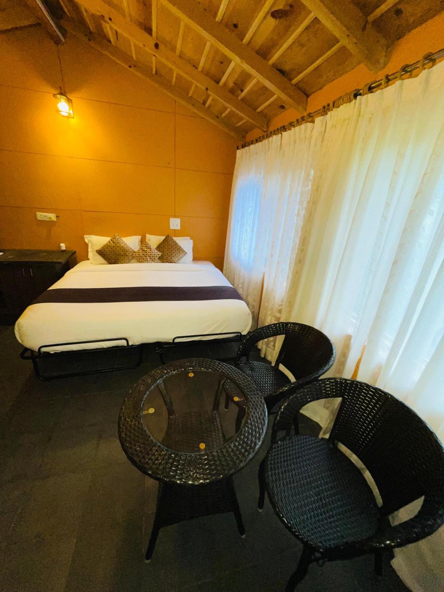 Sea Hawk - Luxury Hill Resort 4 Mins From Bhimtal Lake Zimmer foto